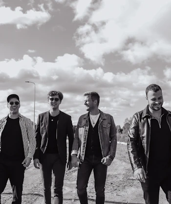 Placeholder for Bee Gees By Main Course groepsfoto Sofia Ramirez