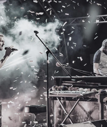 Placeholder for Coldplace is een band die jaren geleden werd opgericht door Coldplay fans voor Coldplay fans en afkomstig uit het Engelse Grimsby een vissersstadje aan de noordkust van Engeland Anno 2017 is Co