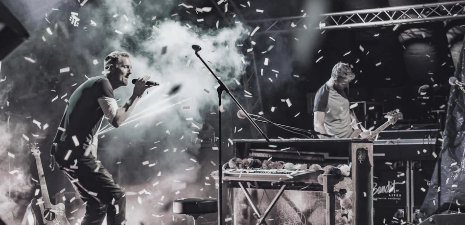 Placeholder for Coldplace is een band die jaren geleden werd opgericht door Coldplay fans voor Coldplay fans en afkomstig uit het Engelse Grimsby een vissersstadje aan de noordkust van Engeland Anno 2017 is Co